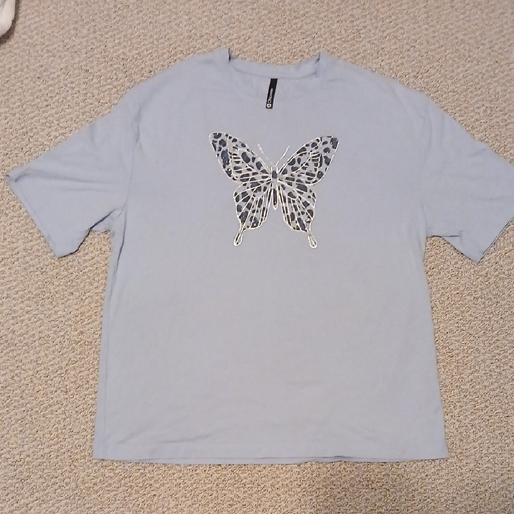 Elegant Butterfly Print Short Sleeve Tee in Light Blue M